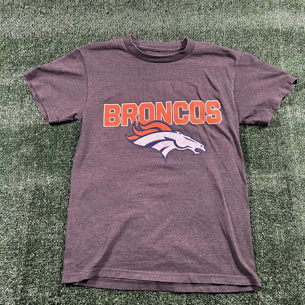 Denver Broncos Graphic T-Shirt size small
